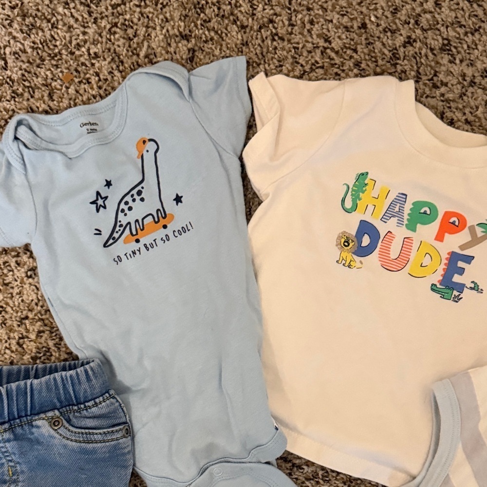 Blue and White Dinosaur Baby Onesie Set - Picture 4 of 5
